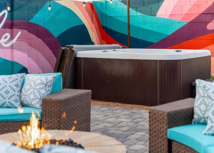 Holiday home Pink Palms - Bachelorette Dream Pool Bbq *