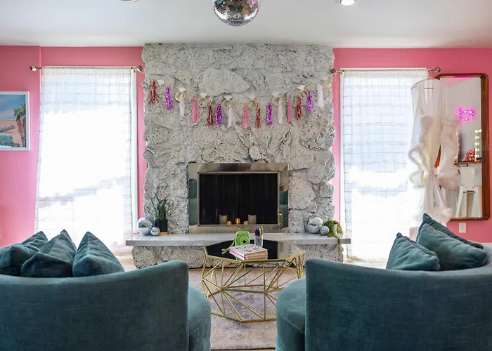 Holiday home Pink Palms - Bachelorette Dream Pool Bbq *