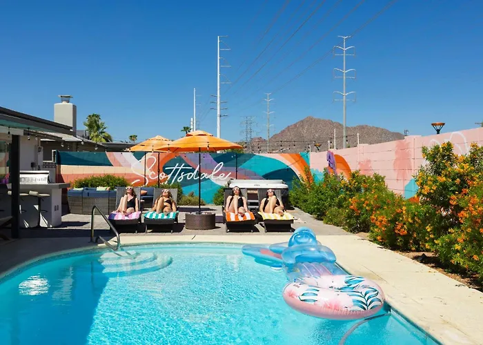 Holiday home Pink Palms - Bachelorette Dream Pool Bbq *